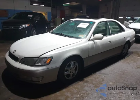 1999 Lexus Es 300 z USA, uszkodzony, nr VIN JT8BF28GXX5066359